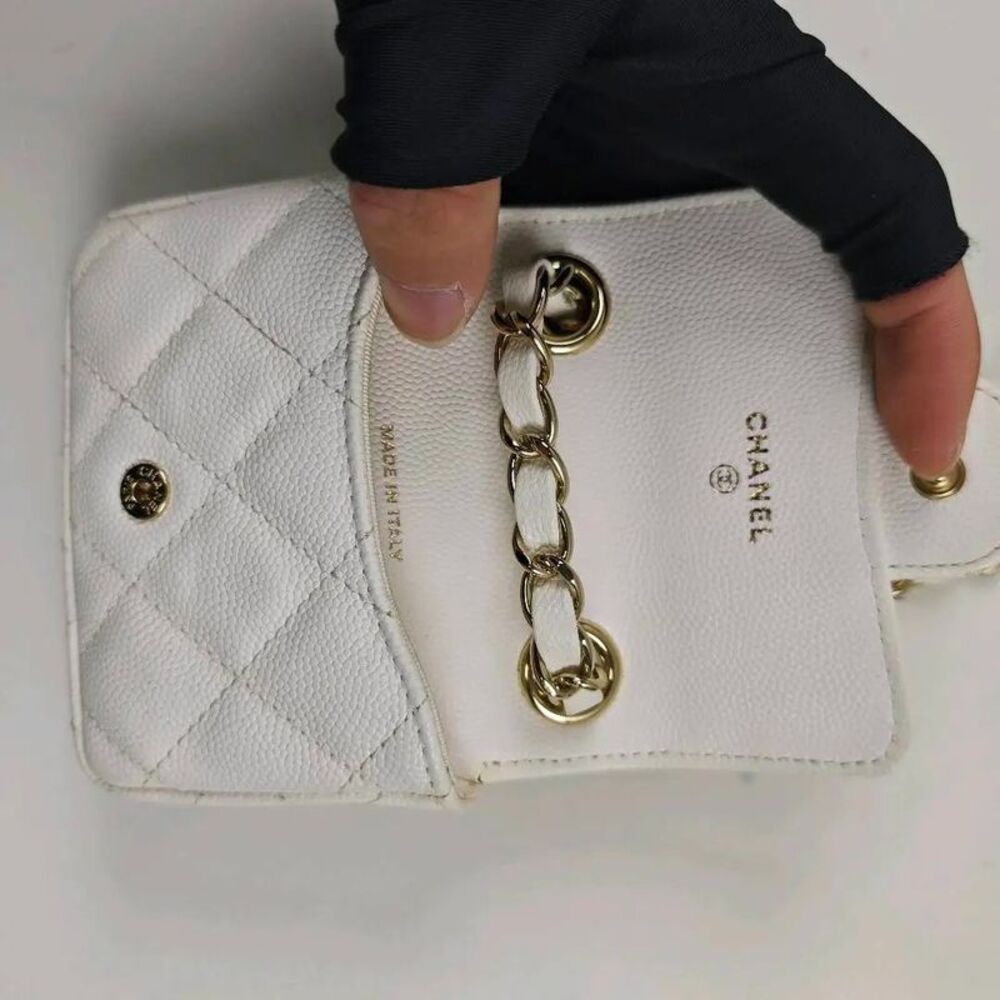 Chanel Women Pre-Loved Bag Very Good Condition - Picture 7 of 9